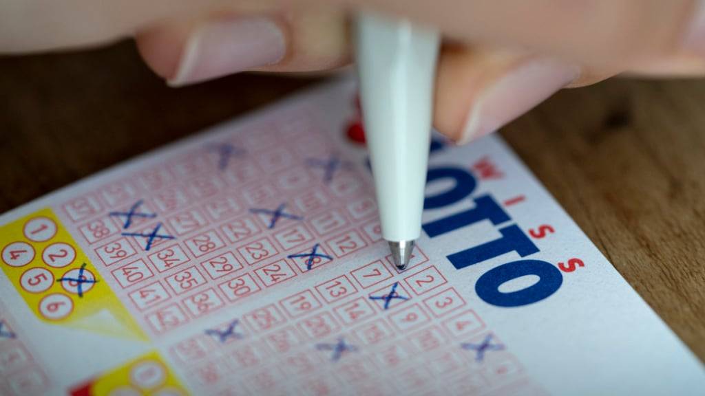 Für die nächste Ziehung am Mittwoch befinden sich 16 Millionen Franken im Jackpot von Swiss Lotto. (Archivbild)
