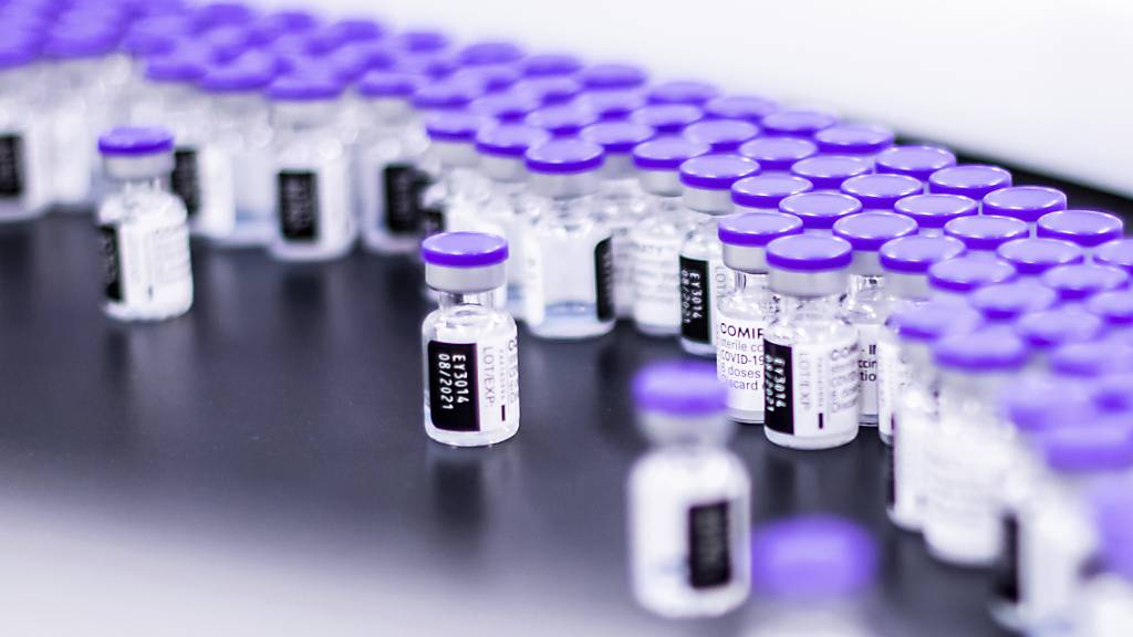 Der Mainzer Impfstoffhersteller Biontech schreibt nach Verlusten im Vorjahr im Jahr 2021 milliardenhohe Gewinne. Biontech und US-Partner Pfizer profitieren vom Erfolg der Coronaimpfung.(Archivbild)