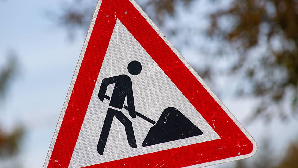 Das Entlebucher Stimmvolk befindet an einer ausserordentlichenn Gemeindeversammlung über einen Zusatzkredit für die Sanierung der Glaubenbergstrasse. (Symbolbild)