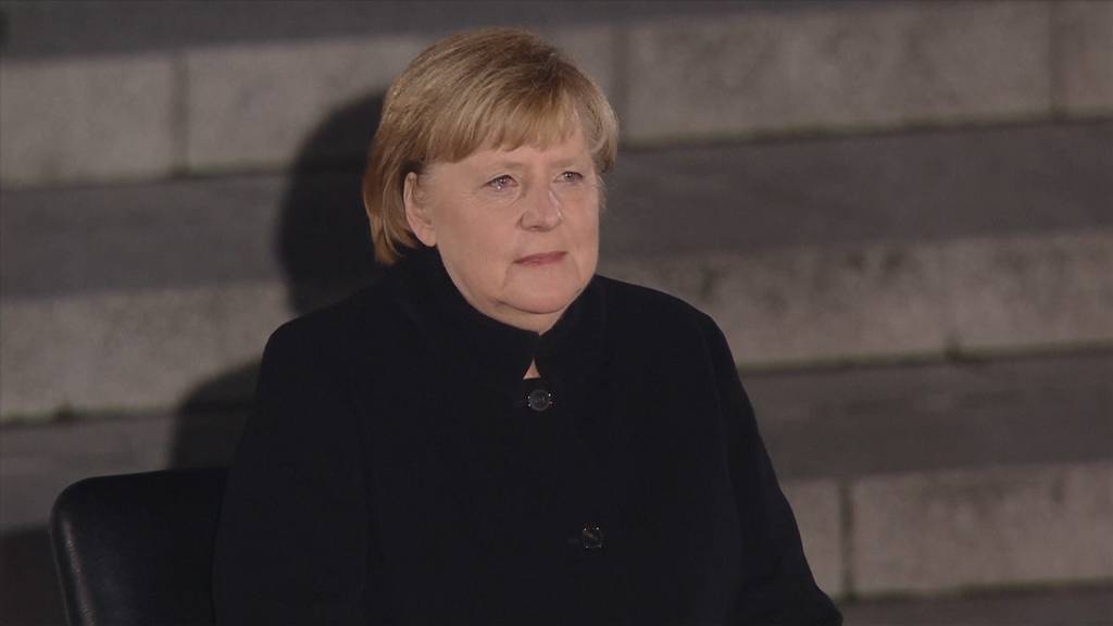 Abschied von Angela Merkel bei Grossem Zapfenstreich