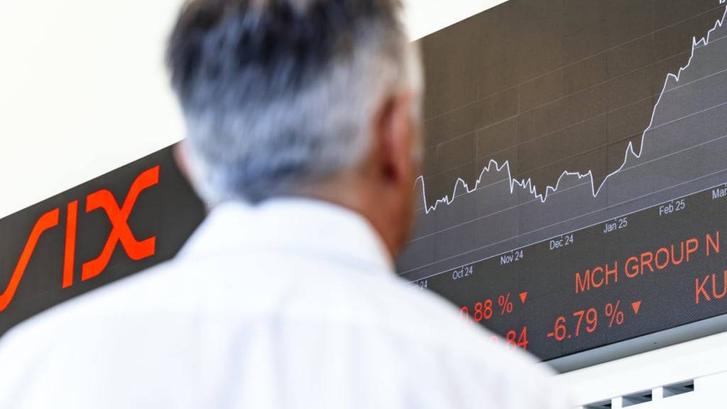 An der Schweizer Börse hat der Leitindex SMI im Nachgang zum US-Zollhammer nur minim tiefer geschlossen. Die Hoffnung auf ein gutes Ende im Zollkonflikt überwog die Angst vor den Folgen für die Wirtschaft.(Symbolbild)