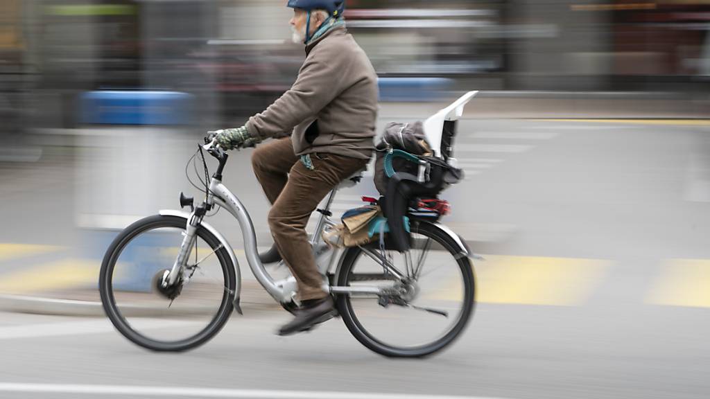 Die 70- bis 79-jährigen Aargauer verunfallen am häufigsten mit einem Velo oder E-Bike. (Archivbild)