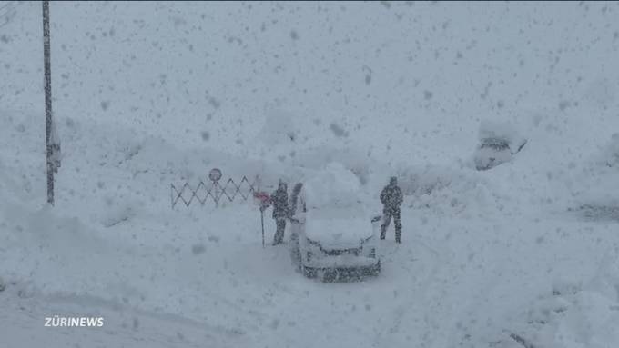 Extremwetter: Schneechaos im Wallis und im Berner Oberland