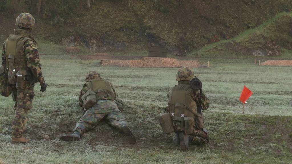 Armee rüstet auf: Neue Panzerabwehrwaffe in Walenstadt im Einsatz