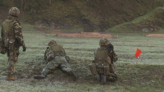 Armee rüstet auf: Neue Panzerabwehrwaffe in Walenstadt im Einsatz