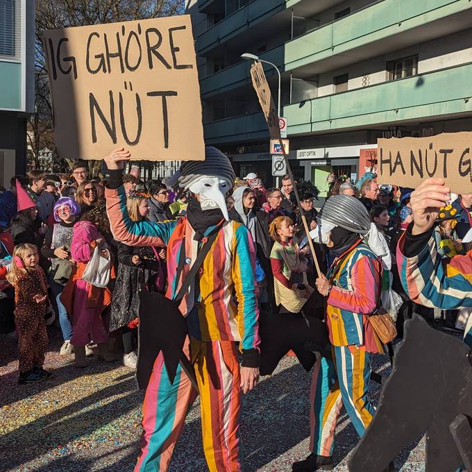 «I ghöre nüt»: Guggenmusik Bloosos demonstriert gegen laute Umzugswagen