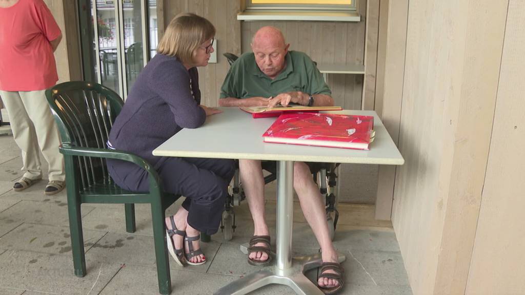 Wie Angehörige den Eintritt ins Demenzdorf erleben