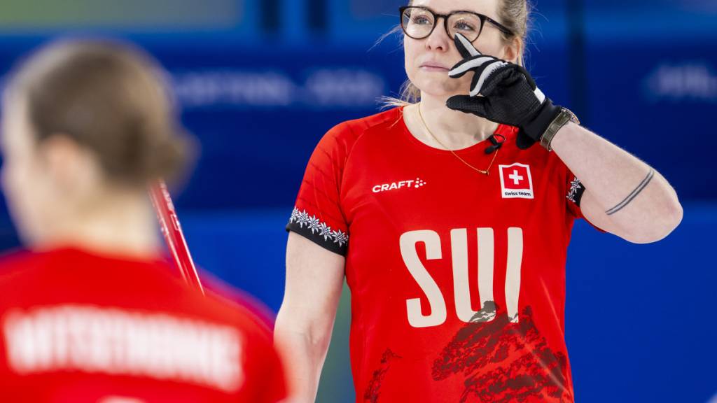 Alina Pätz mit kritischem Blick: Im 8. End wäre die Chance da gewesen, um die Partie zu drehen