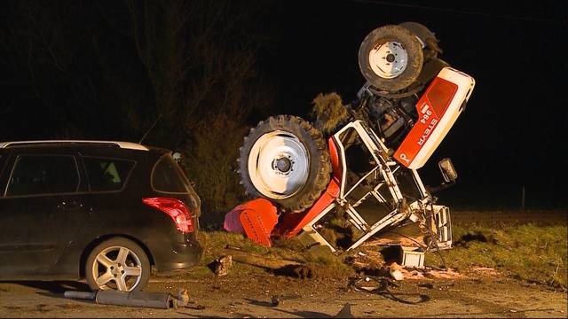 Traktor-Unfall fordert Baggereinsatz