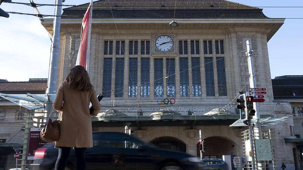 Der Bahnhof Lausanne wurde am Samstagnachmittag geräumt, nachdem zwei herrenlose Koffer entdeckt worden waren.