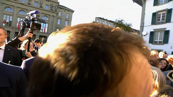 «Tête-à-Tête»: Kameramann verpasst Macron in Bern eine Kopfnuss