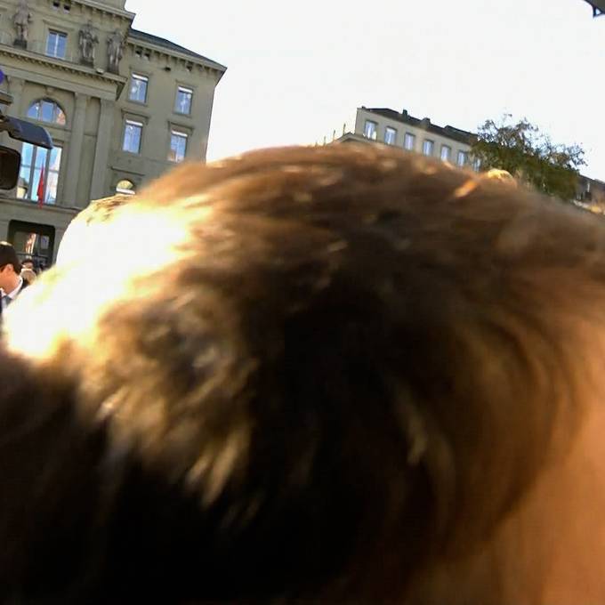 «Tête-à-Tête»: Kameramann verpasst Macron in Bern eine Kopfnuss