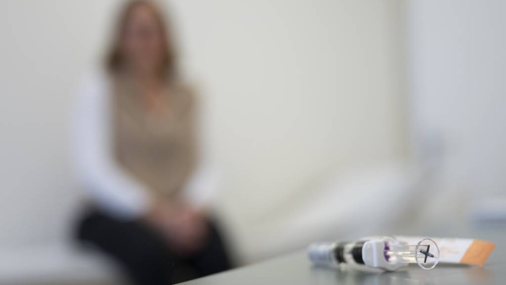 In der Stadt Zürich leben geschätzt bis zu 14'000 Menschen ohne Krankenversicherung, die meisten davon Sans-Papiers. Die Stadt wird dauerhaft ihre Gesundheitsversorgung übernehmen. (Symbolbild)