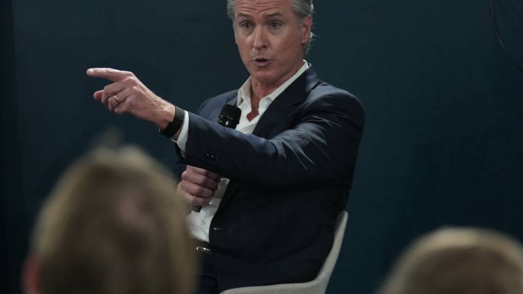 Kaliforniens Gouverneur Gavin Newsom erklärte für mehrere Bezirke den Notstand, darunter die Metropole Los Angeles. (Archivbild)