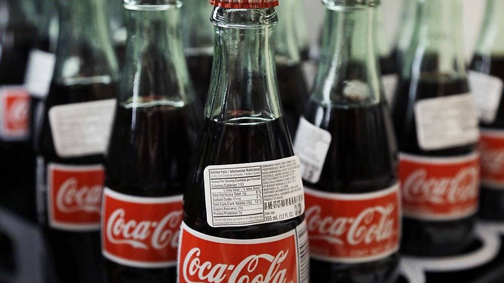 Coca-Cola hat im vierten Quartal 2015 deutlich mehr verdient. (Archiv)