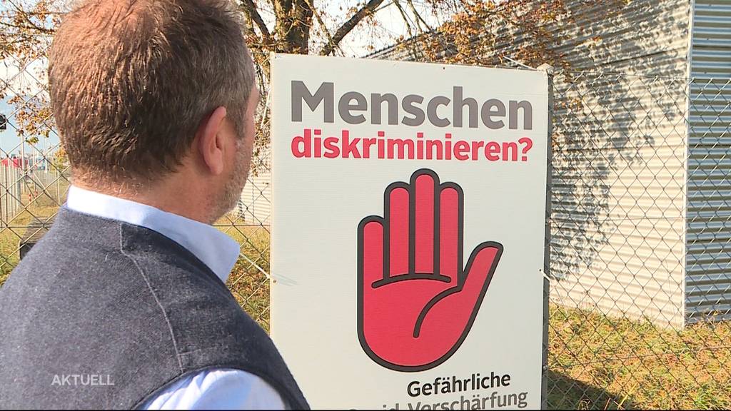 Wieso die Plakate der Gegner des Covid-Gesetzes nicht aufgehängt werden dürfen