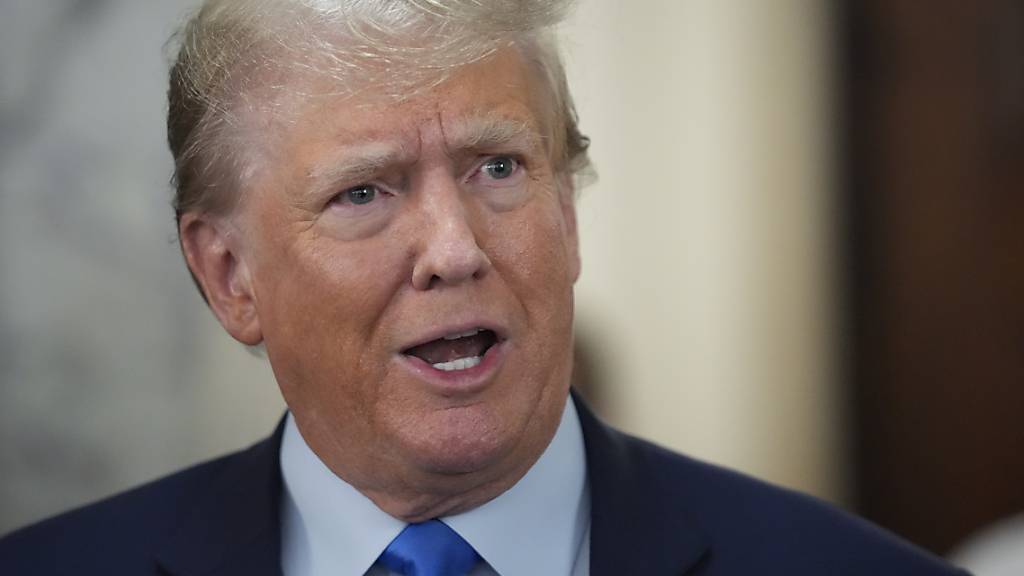 ARCHIV - Donald Trump unterstützt den rechten republikanischen Abgeordneten Jim Jordan als Kandidaten für den Chefposten des Repräsentantenhauses. Foto: Seth Wenig/AP/dpa