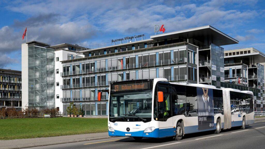 Die Buslinie 23 fährt heute von Ebikon Bahnhof bis Gisikon Weitblick.