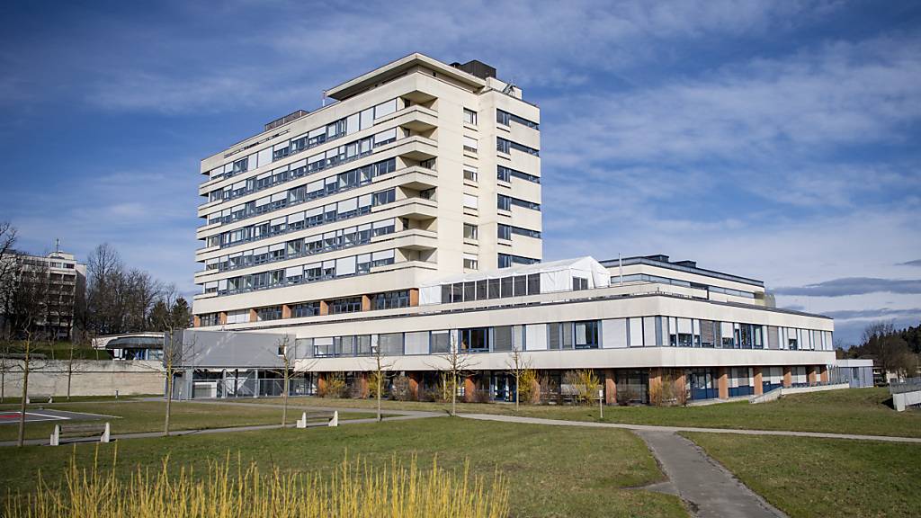 Das Kantonsspital in Wolhusen soll künftig eine Intermediate-Care-Station (IMC) anstelle einer Intensivstation Level 2 erhalten. Dem will die SVP mit einer Initiative entgegenwirken. (Archivbild)