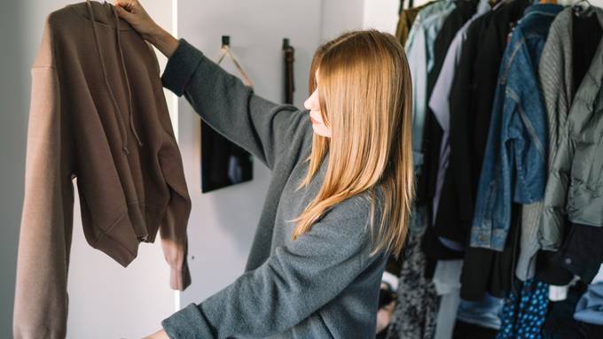 Explodiert dein Kleiderschrank? Mit diesen Tipps bist du nachhaltig stylisch!