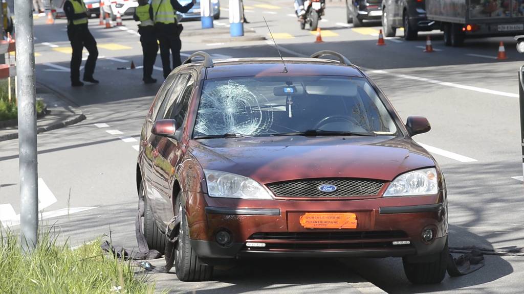Fussgänger stirbt nach Autounfall im Kreis 1