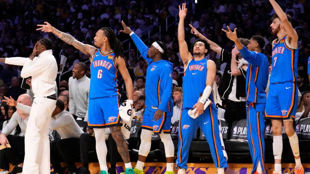 Spieler der Oklahoma City Thunder freuen sich über den Halbfinal-Einzug