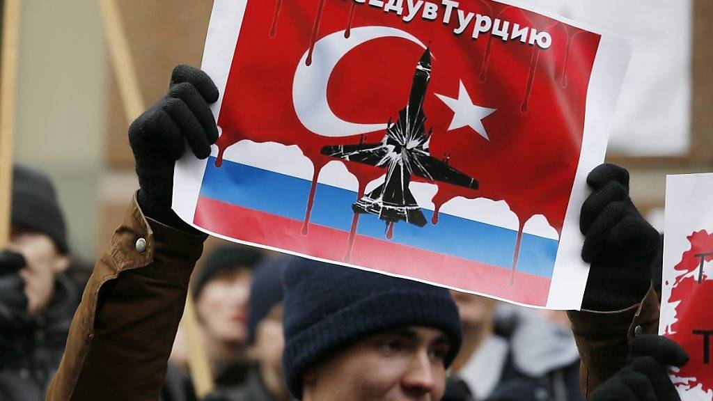 Russischer Protest vor der türkischen Botschaft in Moskau: «Fahr nicht in die Türkei!»