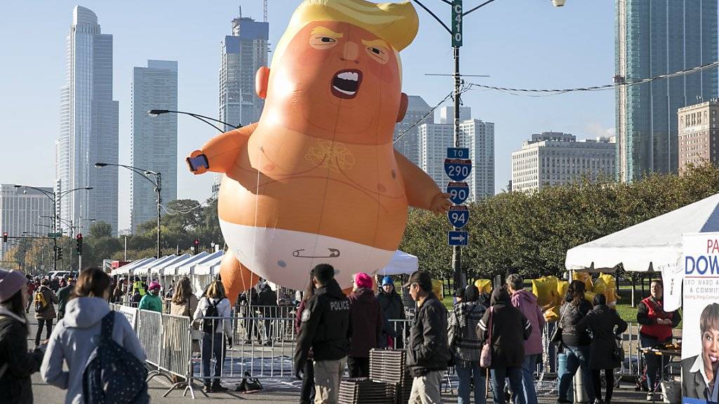 US-Präsident Donald Trump wird kommende Woche in Grossbritannien erwartet. Dort soll wieder ein Protestballon in Form eines mürrischen Babys in Windeln fliegen. (Archivbild)