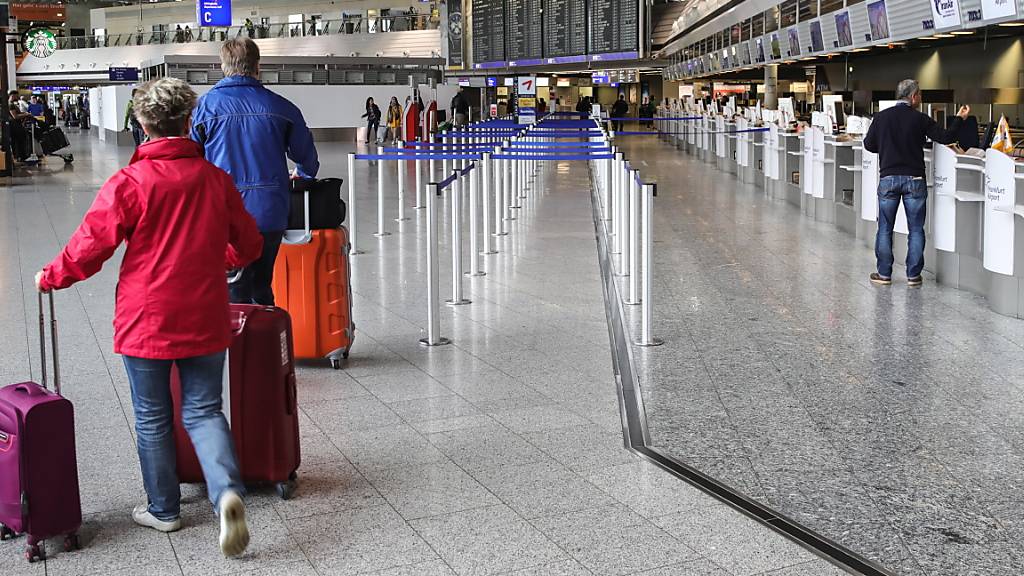 Frankfurter Flughafen: Mindestens 18'000 der rund 22'000 Beschäftigten gehen in die Kurzarbeit. (Archivbild)