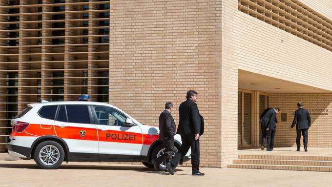 Bombendrohung in Landtagsgebäude: Polizei nimmt Mann fest