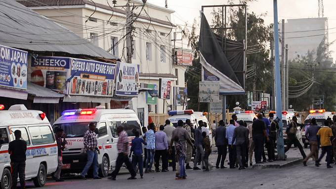 Islamisten-Miliz greift Hotel in Mogadischu an - mindestens 17 Tote