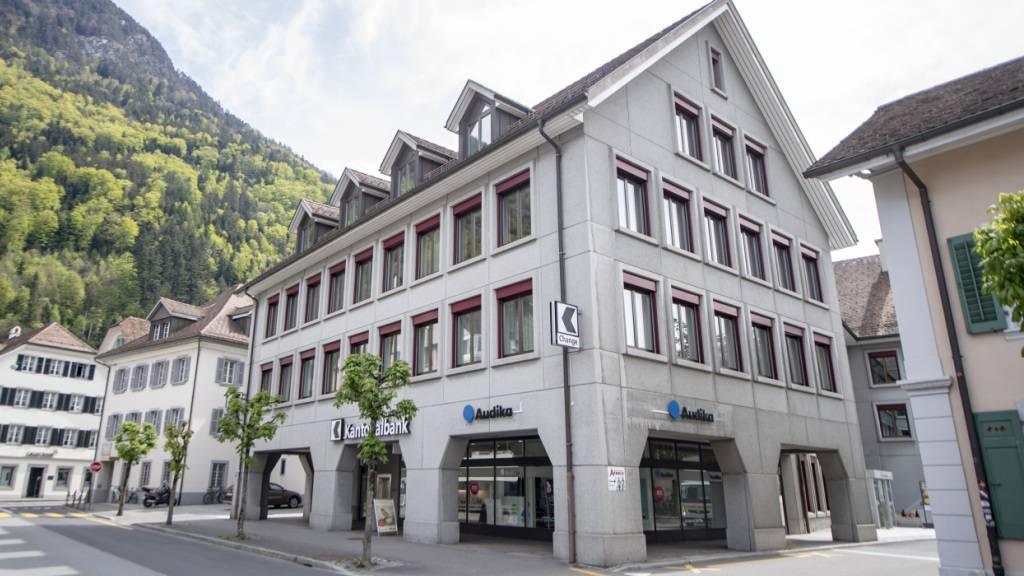 Die Urner Kantonalbank, hier die Niederlassung in Altdorf, hat 2025 wie schon 2024 weniger Gewinn gemacht. (Archivaufnahme)