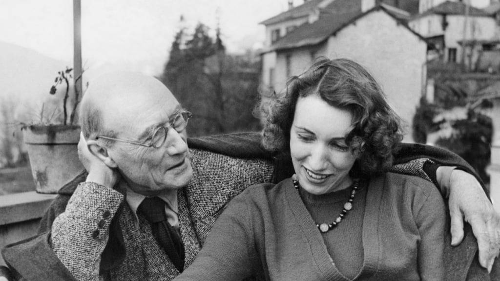 André Gide (l.) zusammen mit seiner Tochter Catherine in Ascona im April 1947. Gide war einer der bedeutendsten französischen Schriftsteller des 20. Jahrhunderts. (Archivbild)