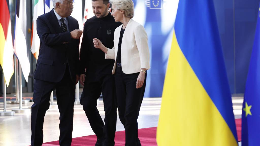 EU lädt Selenskyj zum Gipfel - Sorge vor Trump-Putin-Deal