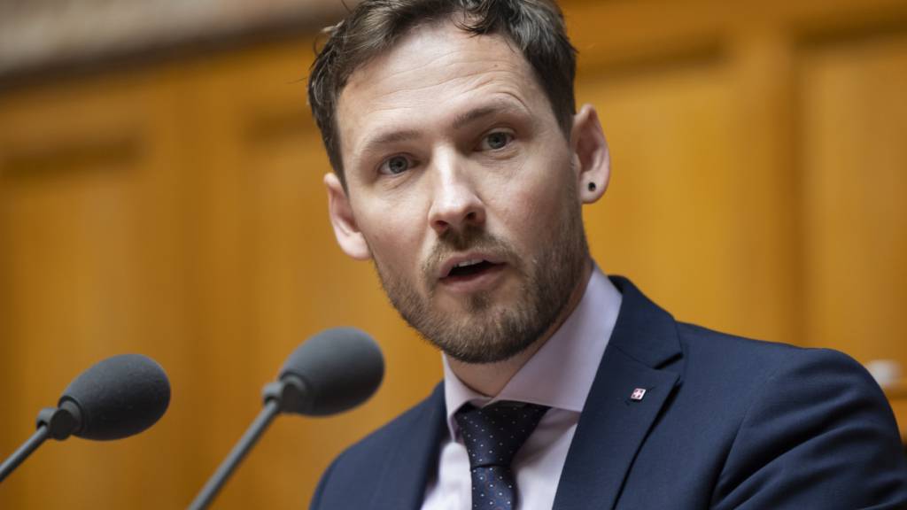 Der Glarner SVP-Landrat Markus Schnyder verlangt zusammen mit Parteikollege Adrian Hager, dass die Glarner Regierung bei strukturell nicht benötigten Überschüssen eine Steuerrückgabe an die Bevölkerung prüft. (Archivbild)