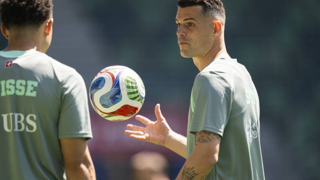Auch Captain Granit Xhaka ist in St. Gallen angekommen