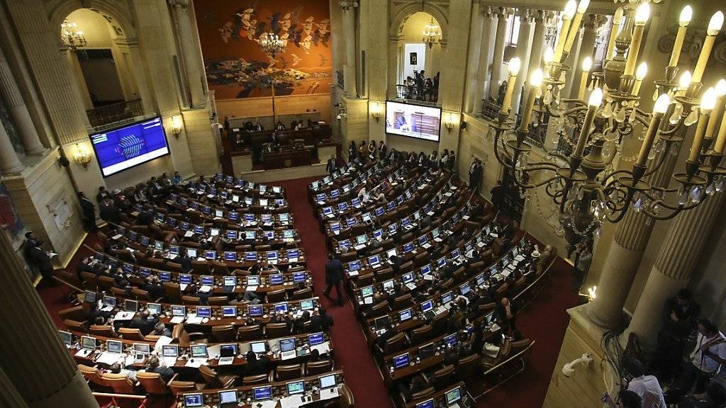 Blick auf den kolumbianischen Kongress in Bogotà: Im zweiten Anlauf ist der Friedensvertrag zwischen der Regierung und den FARC-Rebellen genehmigt worden.