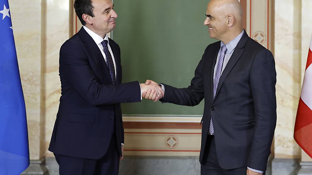 Kosovos Premierminister Albin Kurti (links) und Bundespräsident Alain Berset sprachen beim Besuch in Bern über die angespannte Lage im Nordkosovo.