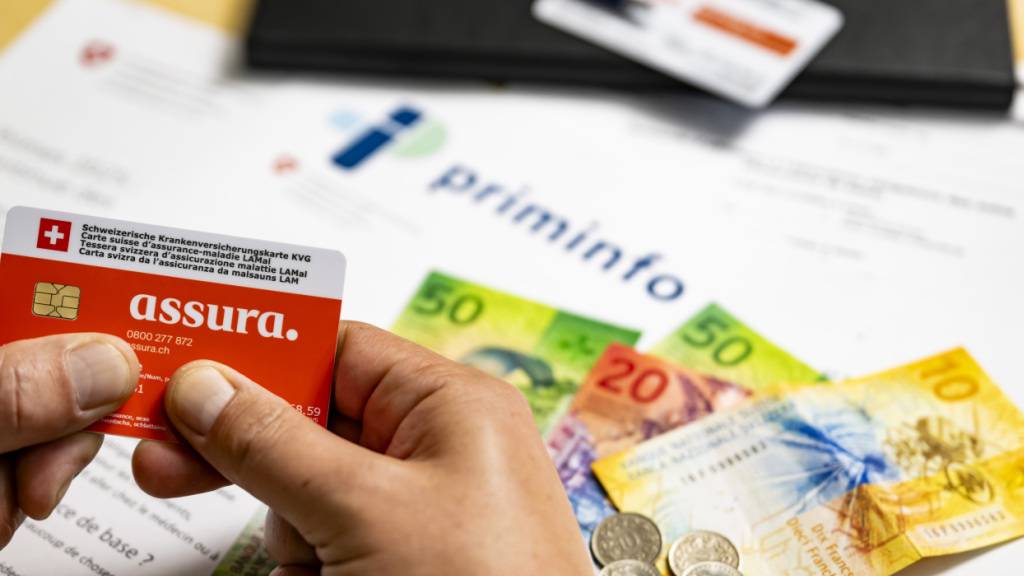 Der Kanton Schwyz soll ab 2028 zusätzliche Mittel für die Prämienverbilligung zur Verfügung stellen. (Symbolbild)