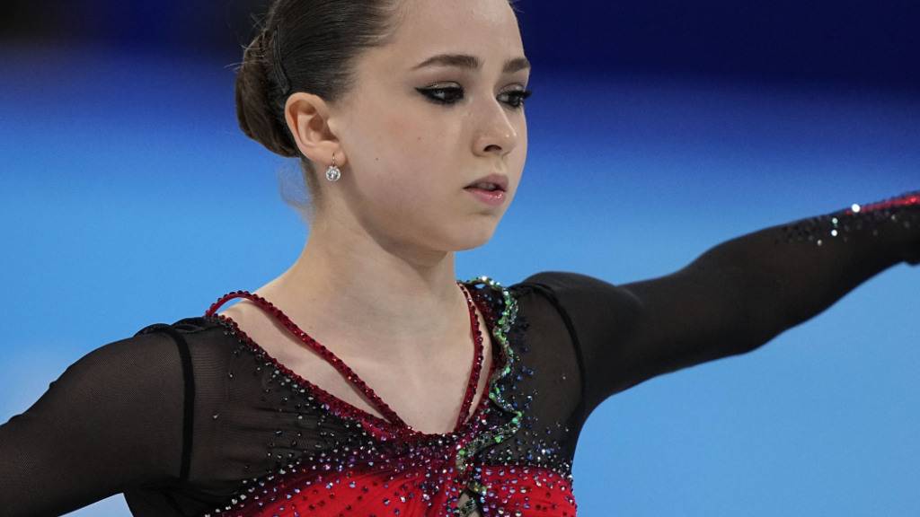 Kamila Walijewa bei ihrer missglückten Kür an den Olympischen Spielen in Peking 2022