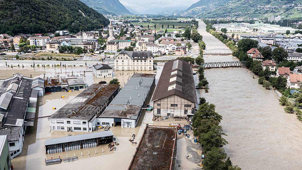 Die Region um Siders und Chippis war am vergangenen Wochenende stark vom Hochwasser der Rhone betroffen (Archiv)