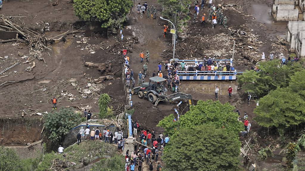 Indonesien: Fünf Tote und mehrere Vermisste nach schweren Unwettern