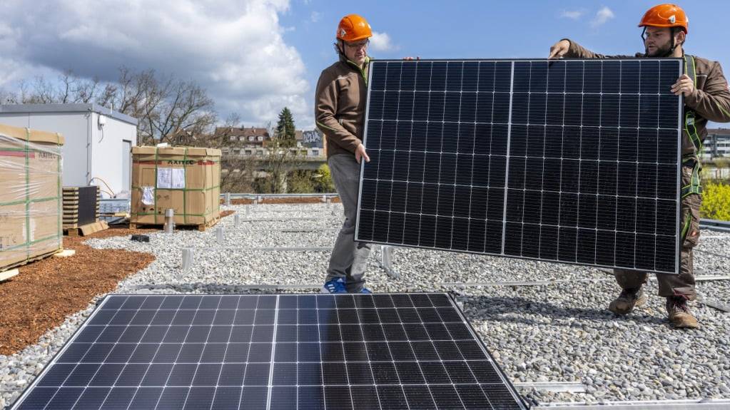 Stadtwerk Winterthur verkauft wegen dem Bau privater Solaranlagen weniger Strom. Dennoch schliesst es das Jahr 2024 mit einem Gewinn von 26 Millionen Franken ab. (Symbolbild)