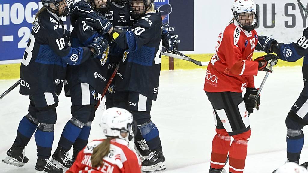 Finnischer Jubel, Schweizer Frust: Das Team von Coach Colin Muller unterlag Finnland 0:3