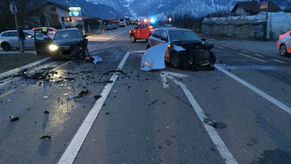 Bei einem Verkehrsunfall im Kanton Wallis ist am Dienstagmorgen eine Frau getötet worden.