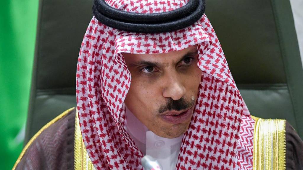 Saudi-Arabiens Aussenminister Faisal bin Farhan Al Saud spricht während einer Pressekonferenz. (Archiv)