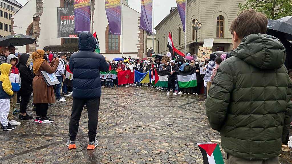 In Basel nahmen rund 200 Personen an einer unbewilligten Palästina-Demonstration teil.