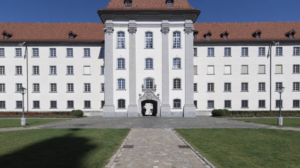 Die St. Galler Kantonsregierung startet die Vernehmlassung zur Umsetzung der Abbruchprämie. Im Bild zu sehen ist das Regierungsgebäude in der Stadt St. Gallen. (Archivbild)
