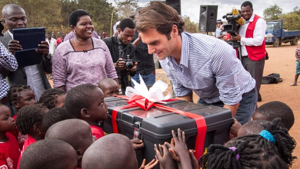 Die Roger Federer Foundation hilft Kindern auf der ganzen Welt. Jetzt hat die Förderstiftung 40'000 Franken für Flüchtlingskinder in Bündner Sportvereinen gesprochen. (Archivbild)