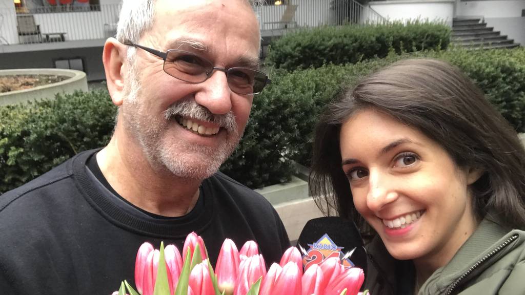 Ufem Bänkli mit dem Blumenverkäufer Fritz Schneiter